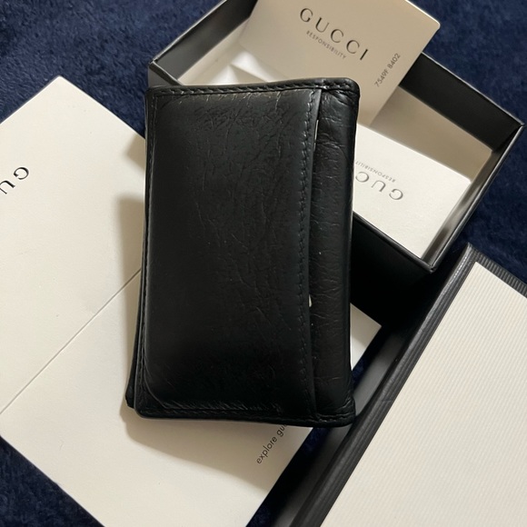 AUTHENTIC Leather GUCCI Wallet in black with Gold GG design - Picture 4 of 7